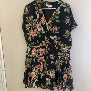 Black floral short sleeve Entro dress. Size L.